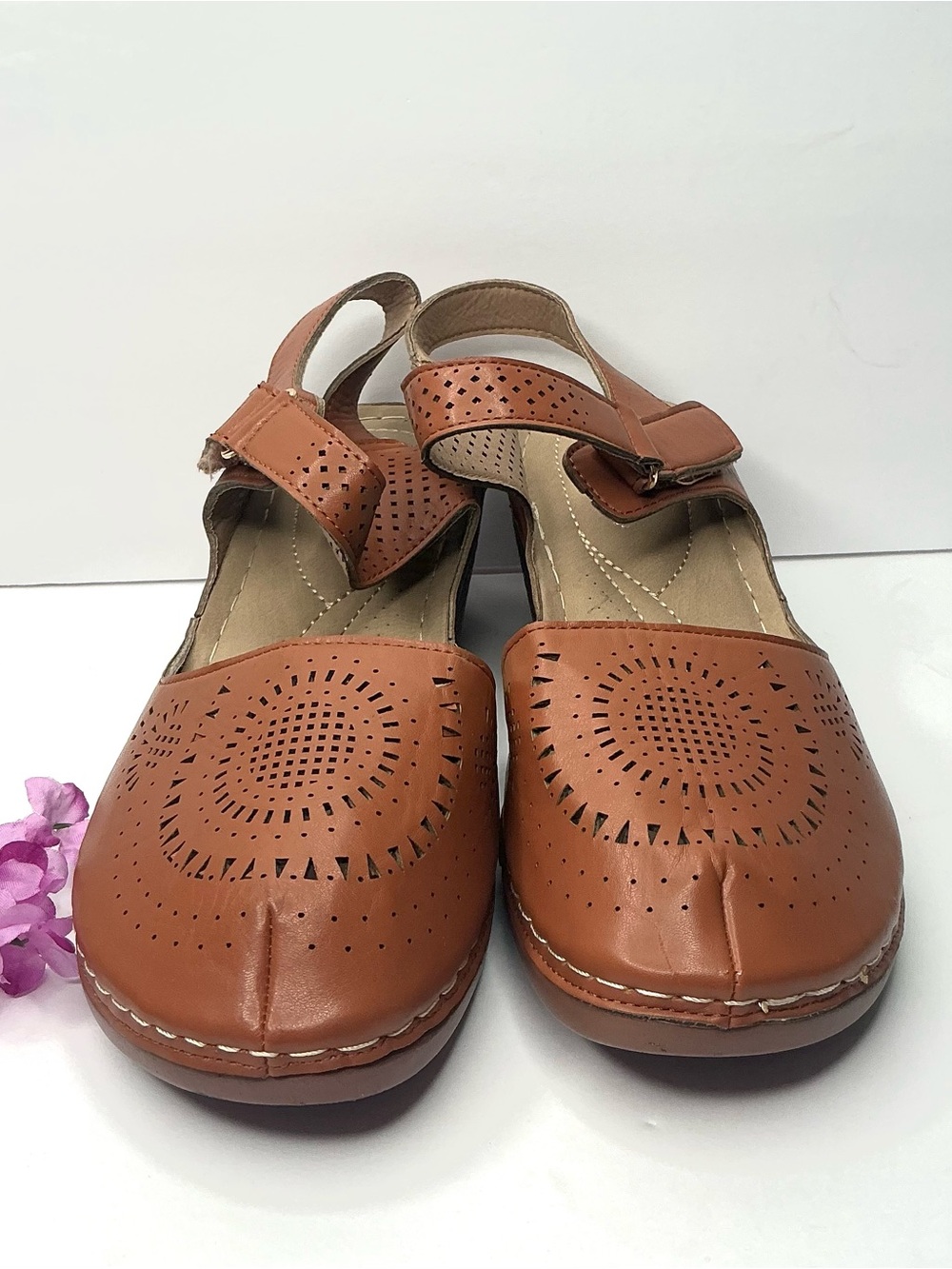 Atalina Comfort Leather Perforated Mary Jane Heels Brown Size 9 Lightweight - Picture 3 of 5